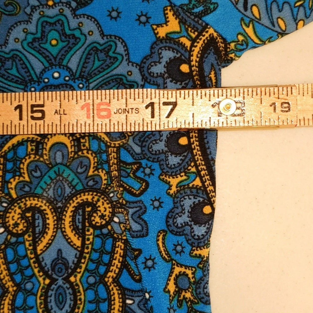 Ann Taylor Women's Size M Geometric Pattern Career Wear Popover Top - Picture 8 of 9